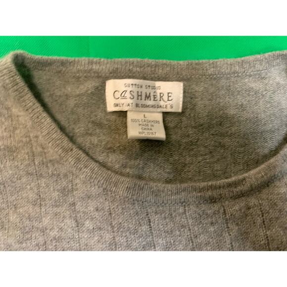 Bloomingdale’s Sutton Studio Gray 100% Cashmere Sweater Size Large - Picture 2 of 10